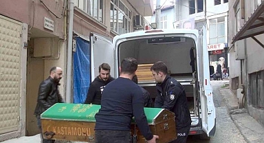 5 aylık bebek ölü bulunmuştu... Kahreden olayın nedeni ortaya çıktı! Anne ve sevgilisi tutuklandı