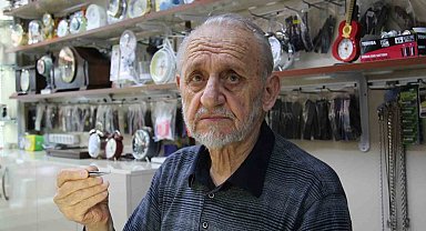 66 yıldır saatlere ayar veriyor