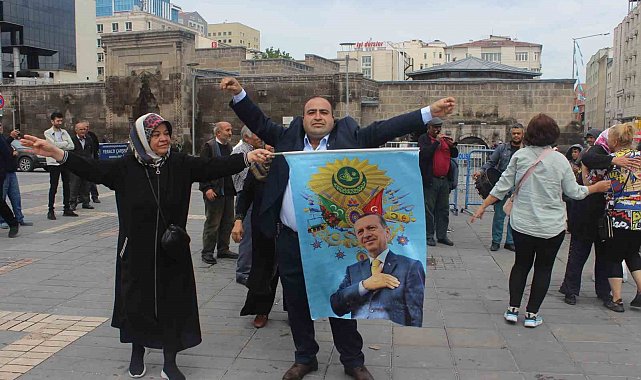 Adak adadı, sözünü tuttu