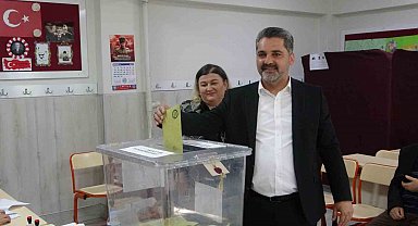 AK Parti İl Başkanı Fatih Üzüm oyunu kullandı