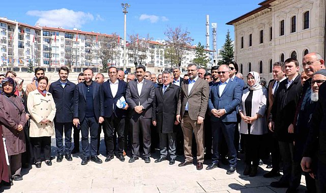 Ak Parti İl Başkanı Tanrıverdi: "Asgari ücreti son 50 yılın en yüksek rakamı olarak ifade edilecek şekilde artırdık"