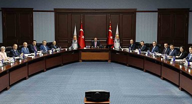 AK Parti Merkez Yürütme Kurulu Toplantısı, Cumhurbaşkanı Recep Tayyip Erdoğan başkanlığında parti genel merkezinde başladı.