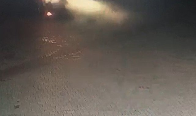 Akaryakıt istasyonunda panik: Otomobil böyle alev aldı