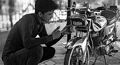 Aksaray'da motosiklet minibüse arkadan çarptı: 1 ölü