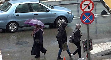 Aksaray'da yağmur etkili oluyor