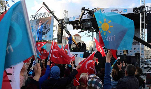 Akşener: "2 yıl içerisinde tüm Suriyelileri ülkelerine geri göndereceğiz"