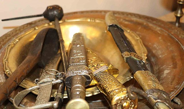 Ankara'da antika sevenler müzayedede bir araya geldi