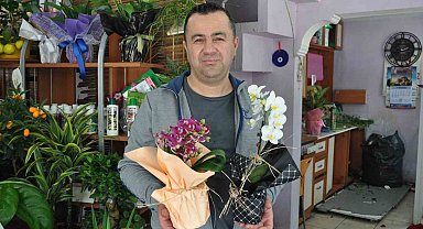 Anneler Günü ile seçim günü aynı tarihe denk geliyor