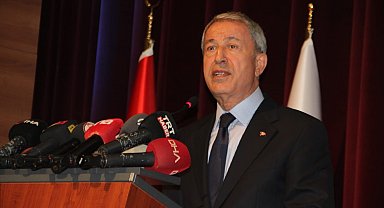Bakan Akar: "Dün gece Suriye'nin kuzeyinde 19 terörist etkisiz hale getirildi"