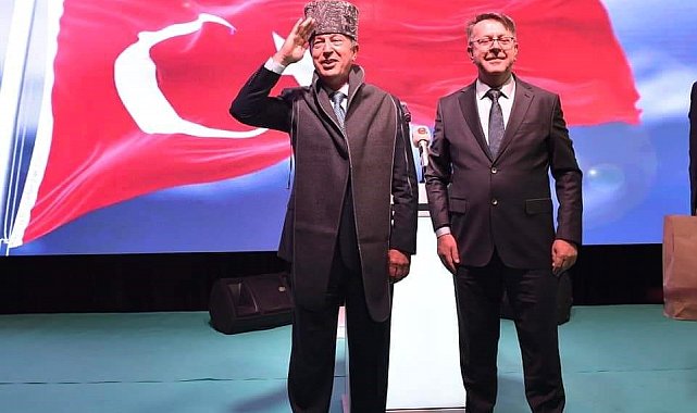 Bakan Akar: "Suriye'nin kuzeyinde dün akşam 8 terörist etkisiz hale getirildi"