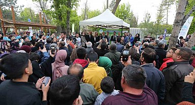 Bakan Akar'a Büyükşehir Pikniğinde yoğun ilgi