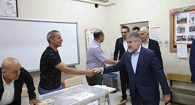 Bakan Nebati, Mersin'de oyunu kullandı