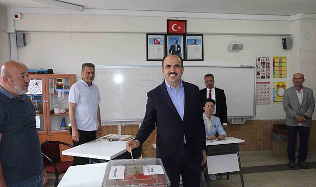 Başkan Altay Cumhurbaşkanlığı ikinci tur seçimi için oyunu kullandı