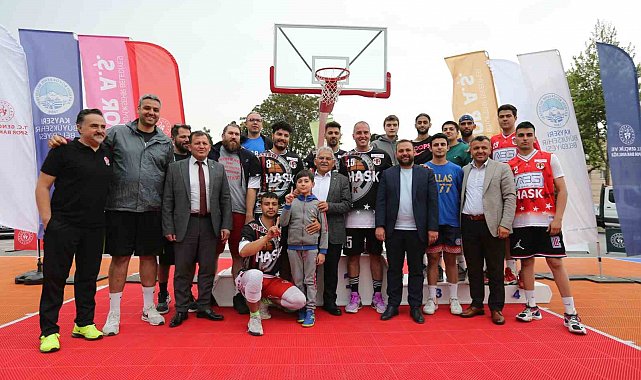Başkan Büyükkılıç, Basketbol Turnuvasında Gençlerin Coşkusuna Ortak Oldu
