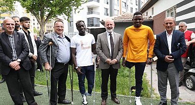 Başkan Çolakbayrakdar, engelliler haftasında gönüllere dokundu