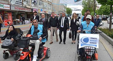 Beyazay Derneği, engellerin kalkması için yürüdü