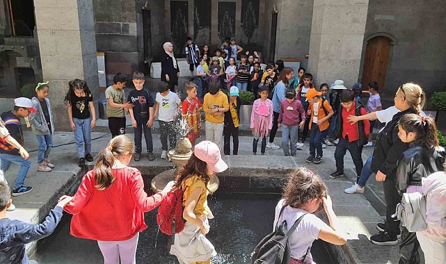 Büyükşehir müzelerine ziyaretçi akını