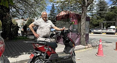 Çalınan motosikletinin ardından gözyaşı döken engelli simitçiye Vali Erol Ayyıldız'dan yardım geldi