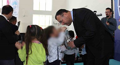 Ceza İnfaz Kurumu'nda anne yanında kalan çocuklara 23 Nisan kutlaması