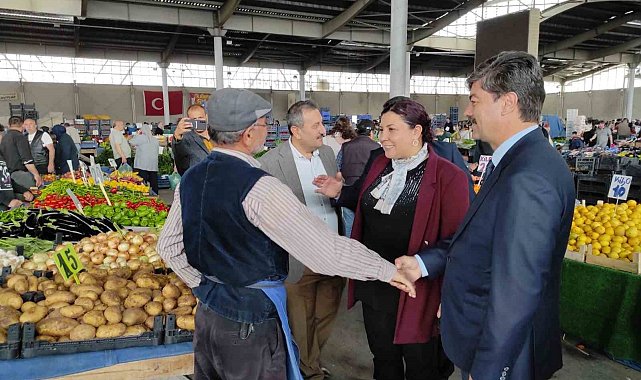 Cumhur İttifakı Kırşehir'de esnaf gezdi