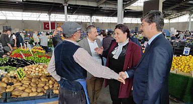 Cumhur İttifakı Kırşehir'de esnaf gezdi