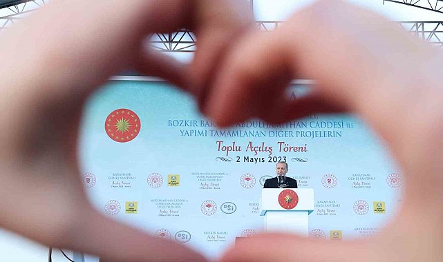 Cumhurbaşkanı Erdoğan: "21 yıldır gece gündüz demeden tüm Türkiye'ye aşkla hizmet ediyoruz"