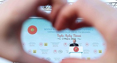 Cumhurbaşkanı Erdoğan: "21 yıldır gece gündüz demeden tüm Türkiye'ye aşkla hizmet ediyoruz"