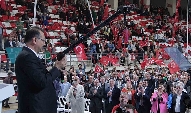 Cumhurbaşkanı Erdoğan: "Eskişehir pazar günü sandıkları patlatmaya hazır mı?"