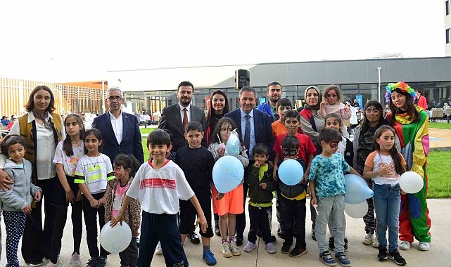 Depremzede vatandaşlara yöresel tatlı ikramı