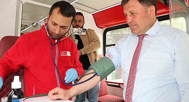 Depremzede vatandaşlardan kan bağışına yoğun ilgi