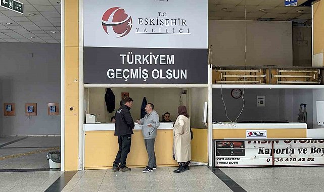 Depremzedeler oy kullanmak için yollarda