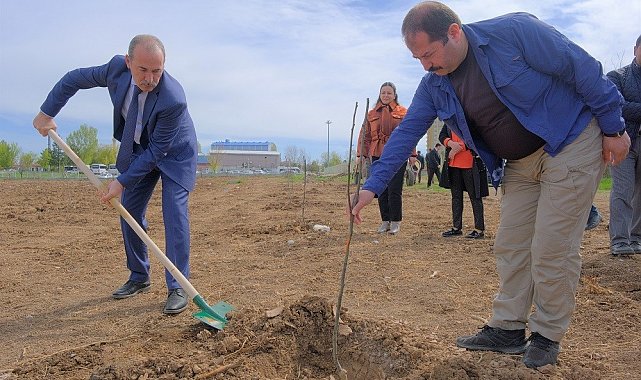 Dikilen fidanlardan elde edilen gelir öğrencilere burs olacak