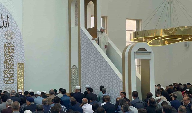 Diyanet İşleri Başkanı Erbaş: "Ayasofya'yı fethin sembolüne, İslam'ın mabedine dönüştüren, Peygamberimiz'in müjdesine nail olma arzusudur"