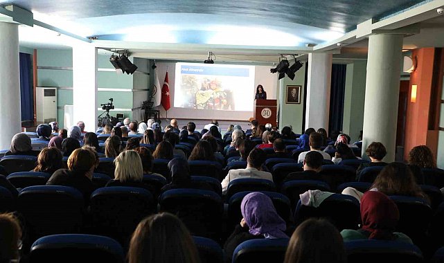 Ebeler ve Hemşireler haftasında Kahramanmaraş depremlerinde hayatını kaybeden sağlık çalışanları anıldı