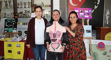 Eskişehir Atatürk Lisesi'nde 'Biyoloji derslerinde işlenen konular' okulda sergilendi