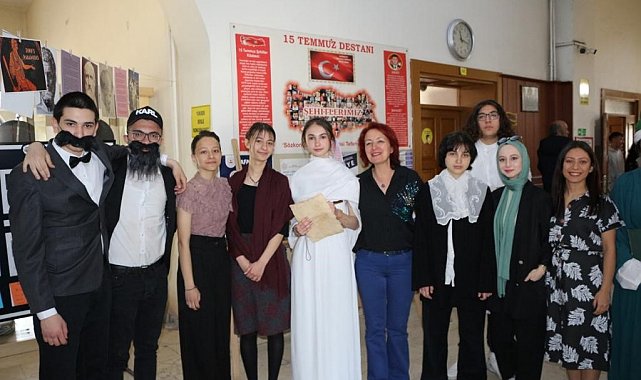 Eskişehir Atatürk Lisesi'nin bir koridoru artık 'Felsefe Sokağı'