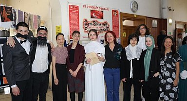 Eskişehir Atatürk Lisesi'nin bir koridoru artık 'Felsefe Sokağı'
