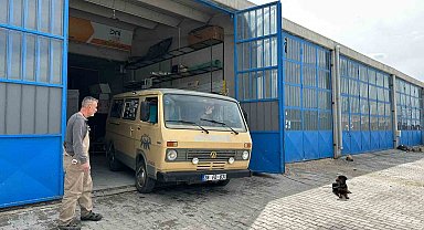 Eskişehir dışına çıkmayan 38 yaşındaki minibüs karavana dönüştü hedefi ülke turu