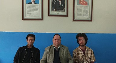 Eskişehir Fatih Fen Lisesi ekibi 'Münazara Turnuvası'nda birinci oldu