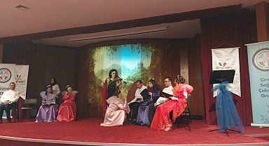 Eskişehir'de 'zihinsel yetersiz öğrenciler', William Shakespeare'in 'Bir Yaz Gecesi Rüyası' oyununu sahneledi