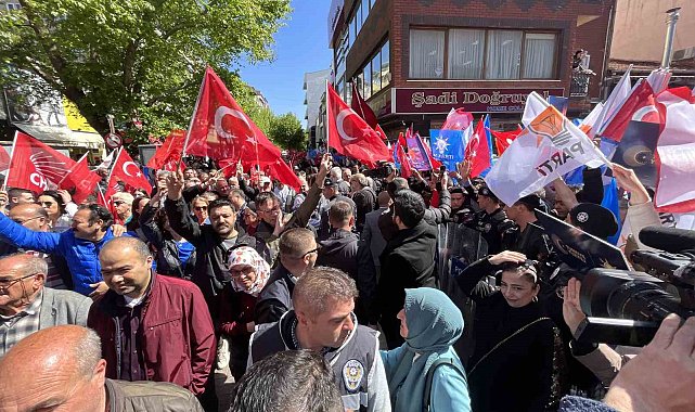Eskişehir'de propaganda dönemini her iki parti de kortej ile tamamladı