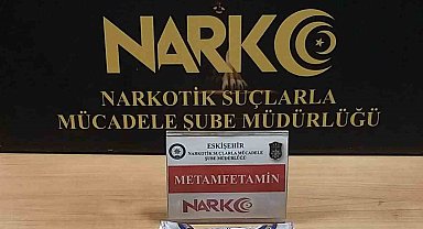 Eskişehir'de şüpheli araçta uyuşturucu madde ele geçirildi