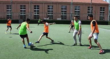 Eskişehir'e deprem bölgesinden gelen öğrenciler ile dostluk maçı