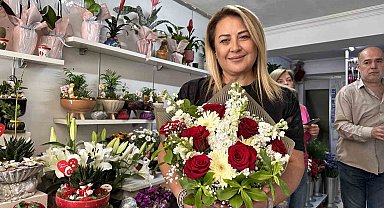 Eskişehirliler oy kullandıktan sonra çiçekçilerde soluğu aldı