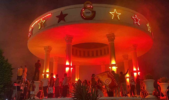 Galatasaray'ın şampiyonluğu Mersin'de coşkuyla kutlandı