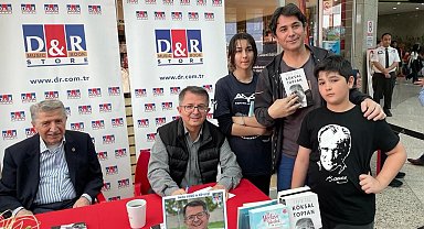 Gazeteci-Yazar Salantur, "İlk Meclis'e Yolculuk" kitabıyla okuyucularıyla buluştu