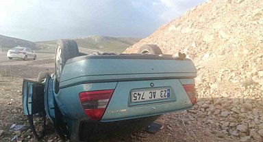 Gürün'de otomobil takla attı: 3 yaralı