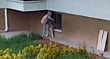 Güvenlik kamerasını kırıp bisikletleri çaldılar