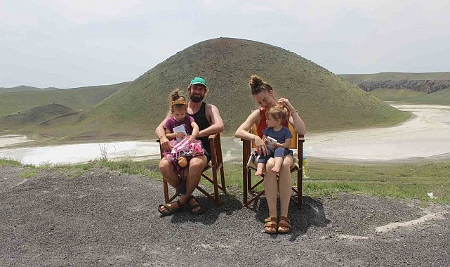 Hollandalı turist aile Meke Gölü'nde