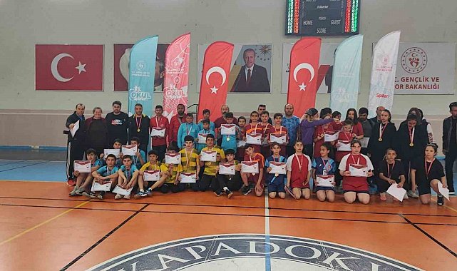 İbrahim Tennuri Ortaokulu, Türkiye Şampiyonası'na katılma hakkı kazandı
